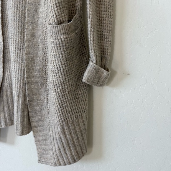 London Kaye Oatmeal Tan Alpaca Blend Waffle Knit Long Line Cardigan Size Small - Picture 3 of 10